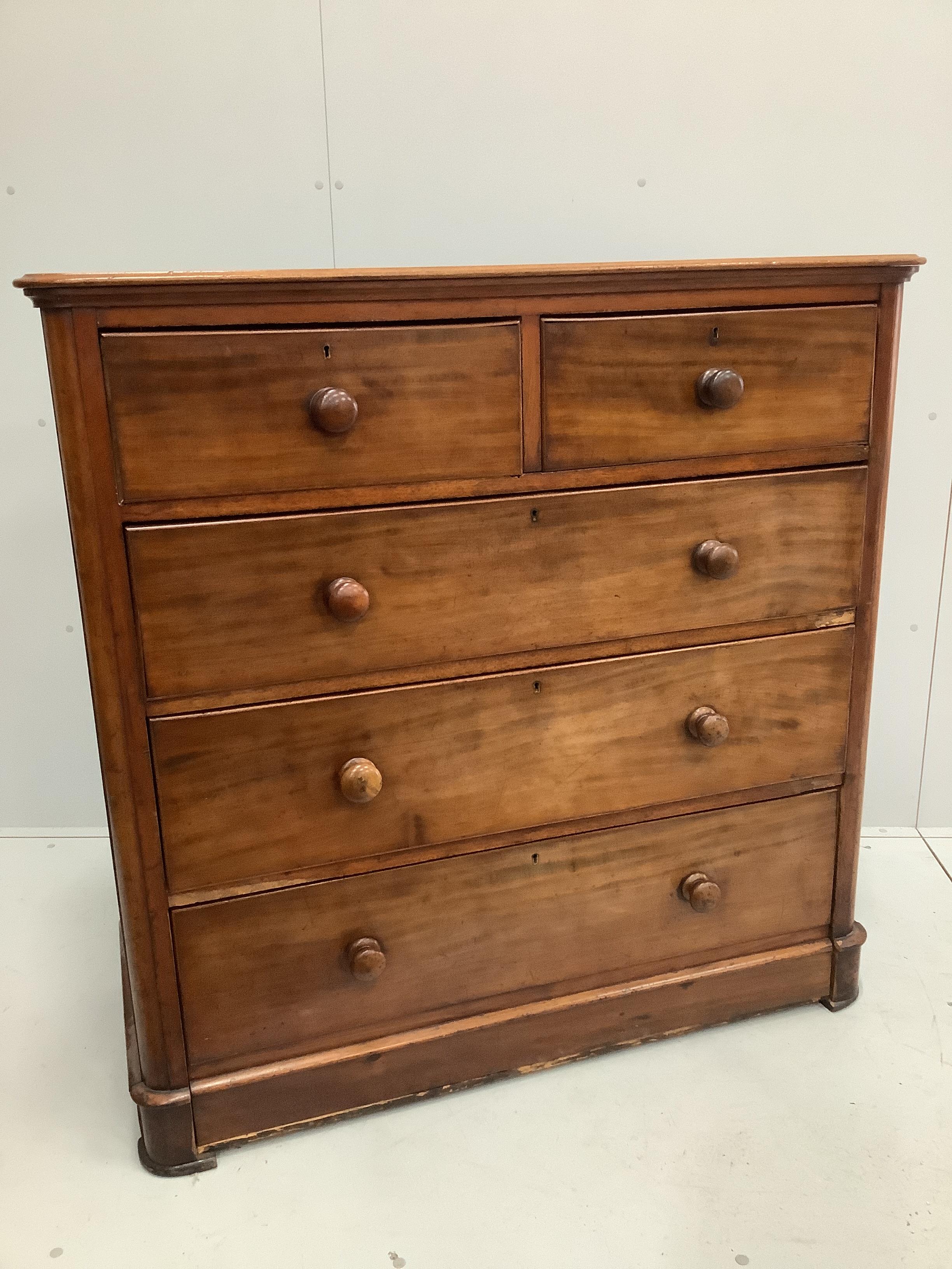 A Victorian mahogany chest of two short and three long drawers, width 119cm, depth 52cm, height 120cm